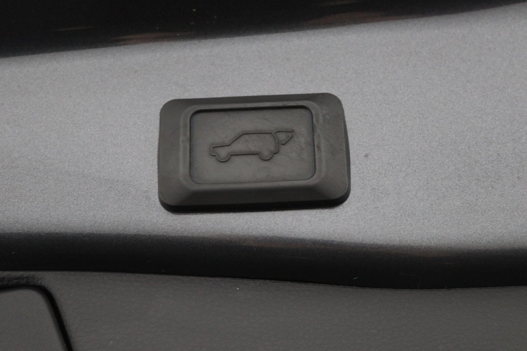 Toyota RAV4 - 2.5 Hybrid Bi-Tone 43