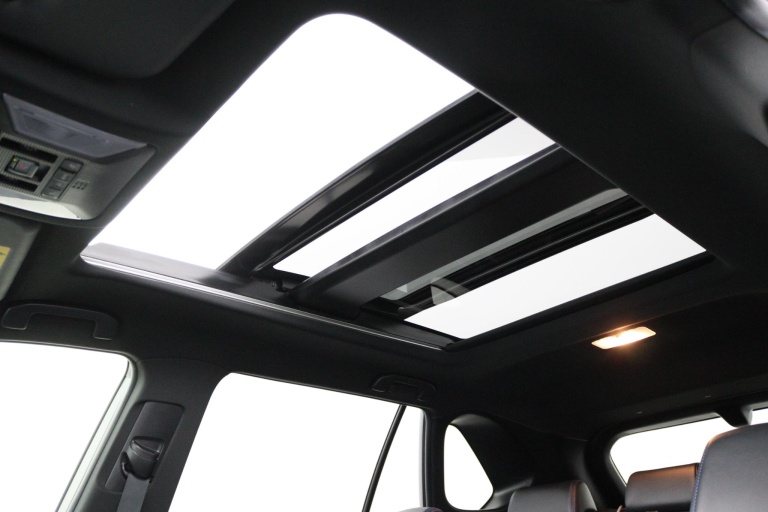 Toyota RAV4 - 2.5 Hybrid Bi-Tone 44