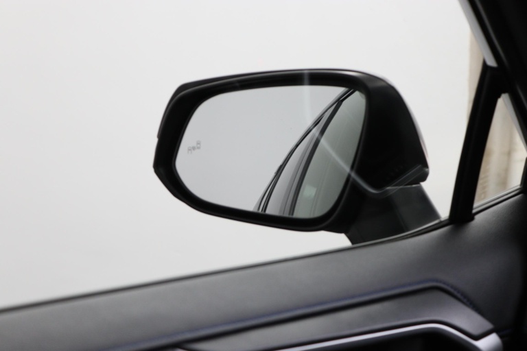 Toyota RAV4 - 2.5 Hybrid Bi-Tone 52