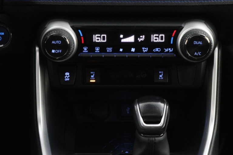 Toyota RAV4 - 2.5 Hybrid Bi-Tone 7