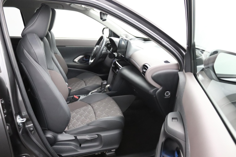 Toyota Yaris Cross - 1.5 Hybrid Executive 10