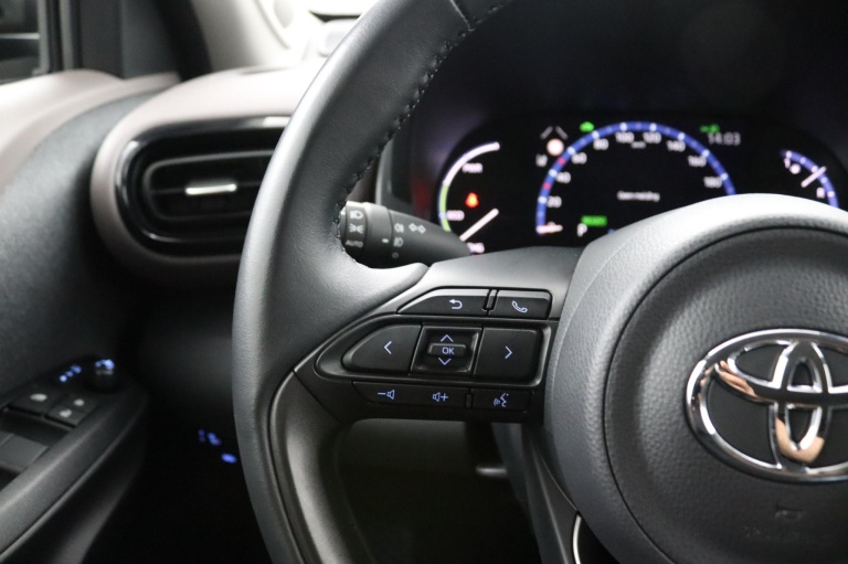 Toyota Yaris Cross - 1.5 Hybrid Executive 18