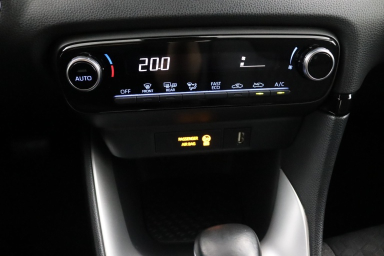 Toyota Yaris - 1.5 Hybrid Dynamic 16