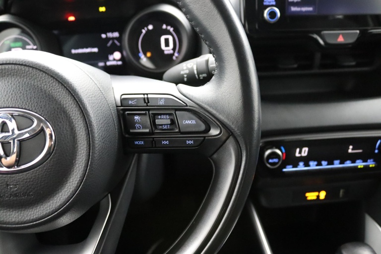 Toyota Yaris - 1.5 Hybrid Dynamic 19