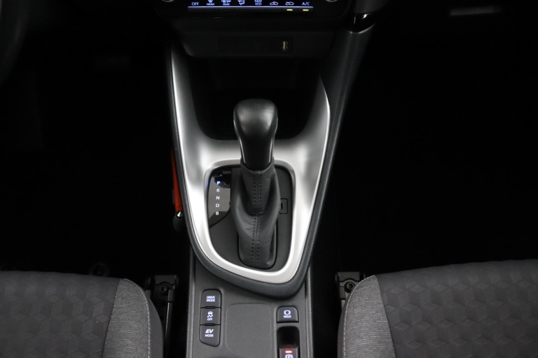 Toyota Yaris - 1.5 Hybrid Dynamic 23