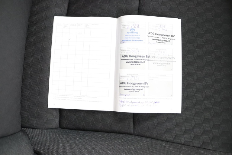 Toyota Yaris - 1.5 Hybrid Dynamic 26