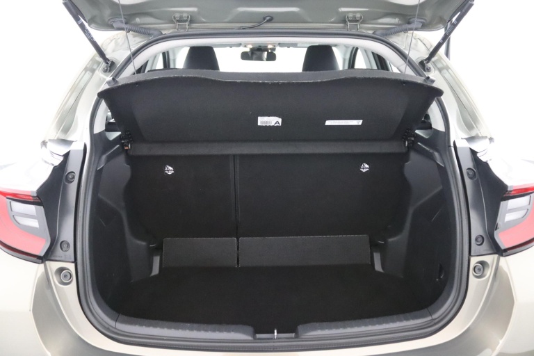 Toyota Yaris - 1.5 Hybrid Dynamic 27
