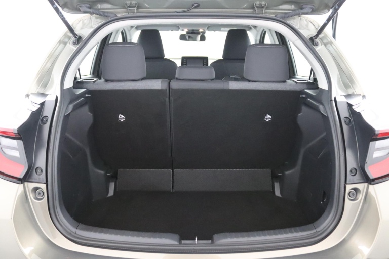 Toyota Yaris - 1.5 Hybrid Dynamic 28