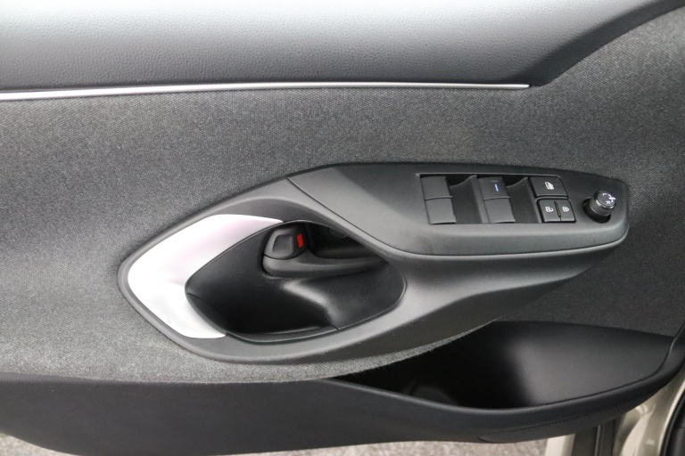 Toyota Yaris - 1.5 Hybrid Dynamic 30