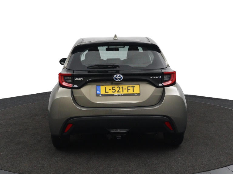 Toyota Yaris - 1.5 Hybrid Dynamic 8