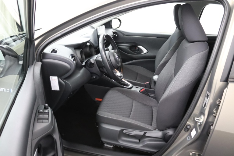 Toyota Yaris - 1.5 Hybrid Dynamic 9