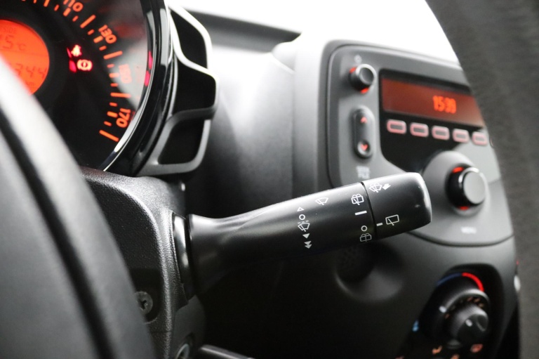 Toyota Aygo - 1.0 VVT-i x-now 19