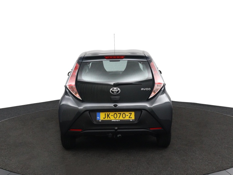 Toyota Aygo - 1.0 VVT-i x-now 8