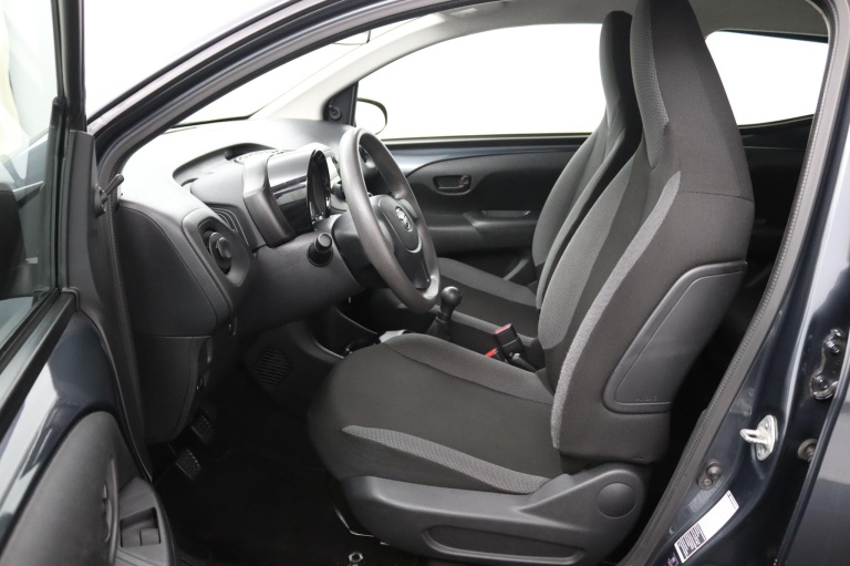 Toyota Aygo - 1.0 VVT-i x-now 9