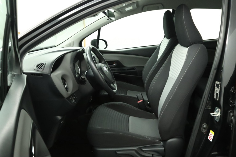Toyota Yaris - 1.5 Hybrid Active 17