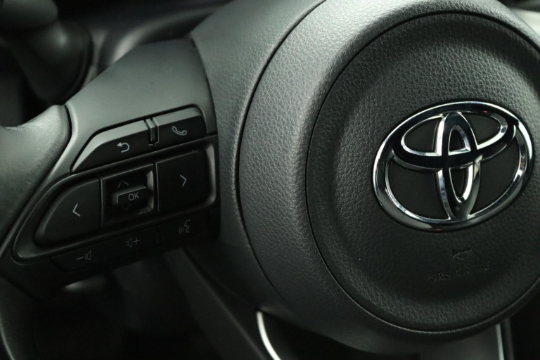 Toyota Yaris Cross - 1.5 Hybrid Dynamic 19