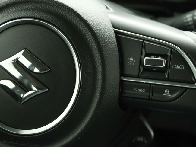 Suzuki Swift - 1.2 Comfort Smart Hybrid