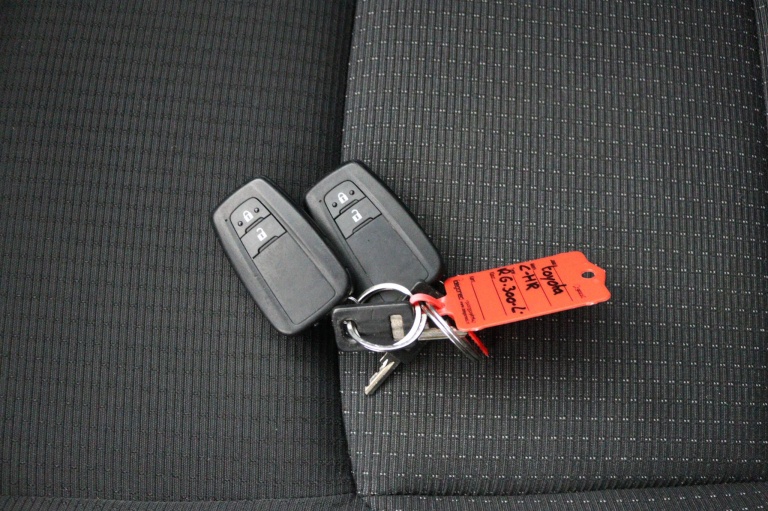 Toyota C-HR - 1.8 Hybrid Dynamic 11