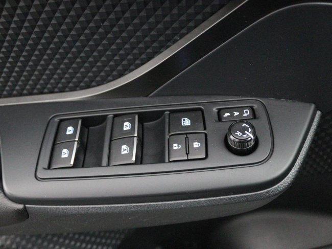 Toyota C-HR - 1.8 Hybrid Dynamic