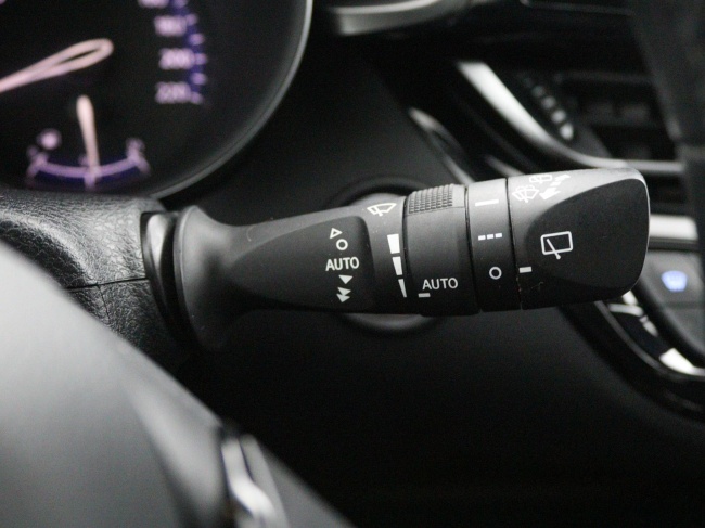 Toyota C-HR - 1.8 Hybrid Dynamic