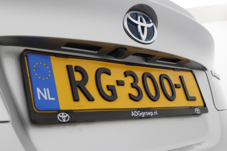 Toyota C-HR - 1.8 Hybrid Dynamic 37