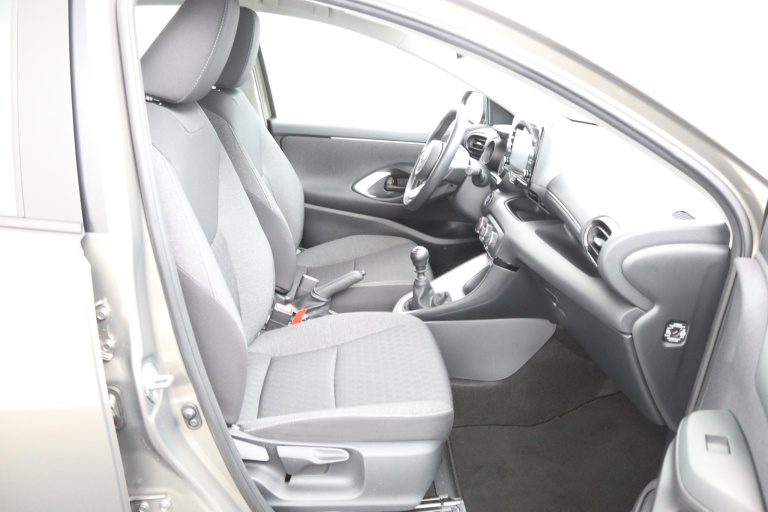 Toyota Yaris - 1.5 VVT-i Business Plus 22