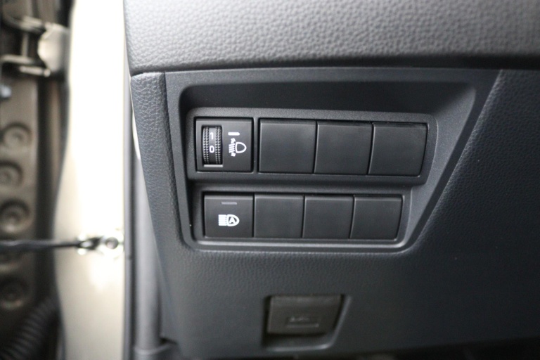 Toyota Yaris - 1.5 VVT-i Business Plus 29