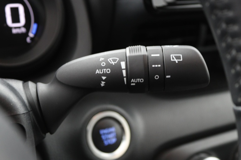 Toyota Yaris - 1.5 VVT-i Business Plus 31