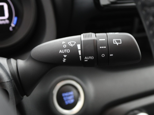 Toyota Yaris - 1.5 VVT-i Business Plus