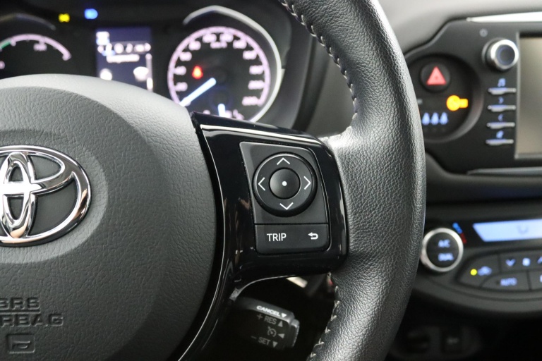 Toyota Yaris - 1.5 Hybrid Energy 18