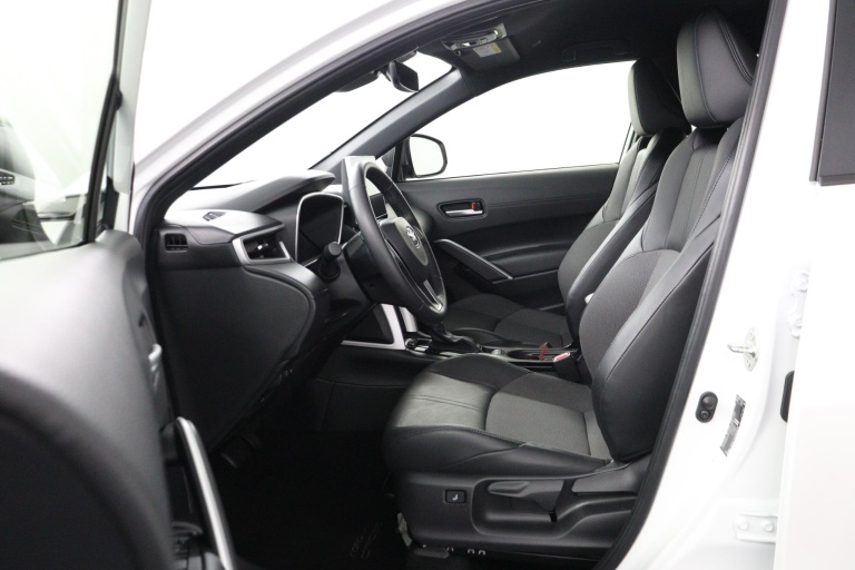 Toyota Corolla Cross - 2.0 High Power Hybrid First Edition 14