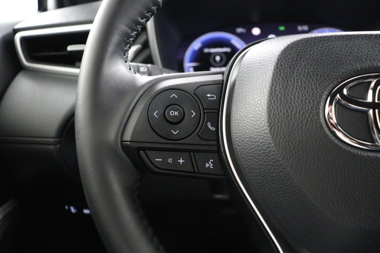 Toyota Corolla Cross - 2.0 High Power Hybrid First Edition 16