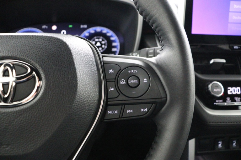 Toyota Corolla Cross - 2.0 High Power Hybrid First Edition 17