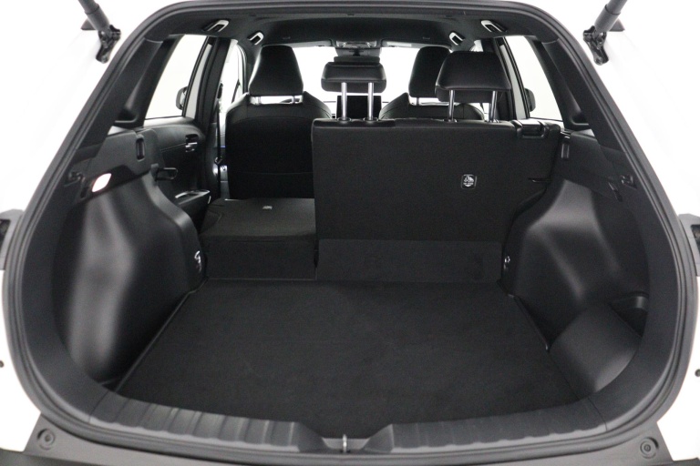 Toyota Corolla Cross - 2.0 High Power Hybrid First Edition 22