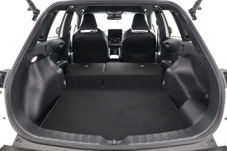 Toyota Corolla Cross - 2.0 High Power Hybrid First Edition 23