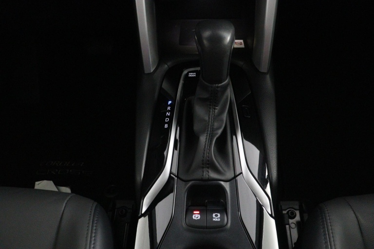 Toyota Corolla Cross - 2.0 High Power Hybrid First Edition 24