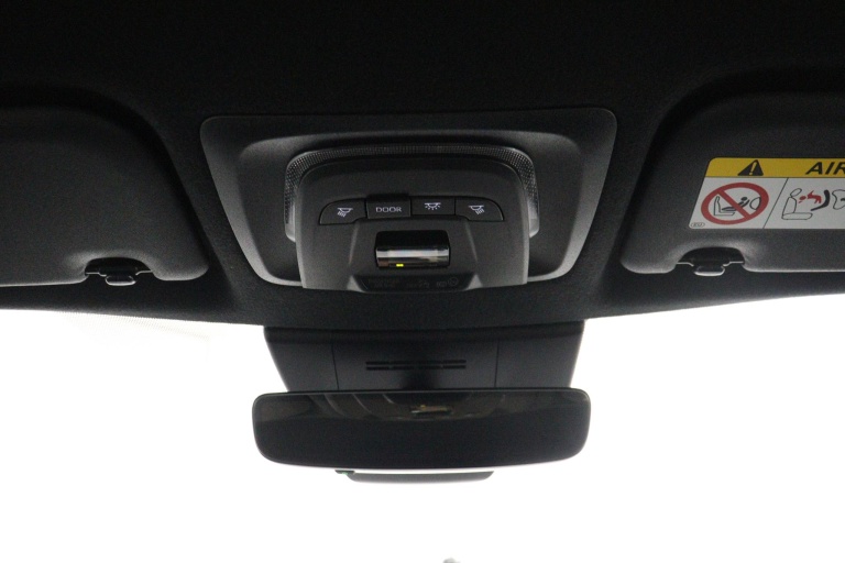 Toyota Corolla Cross - 2.0 High Power Hybrid First Edition 30