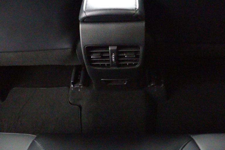 Toyota Corolla Cross - 2.0 High Power Hybrid First Edition 38