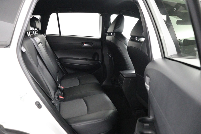 Toyota Corolla Cross - 2.0 High Power Hybrid First Edition 40