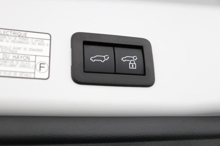 Toyota Corolla Cross - 2.0 High Power Hybrid First Edition 45