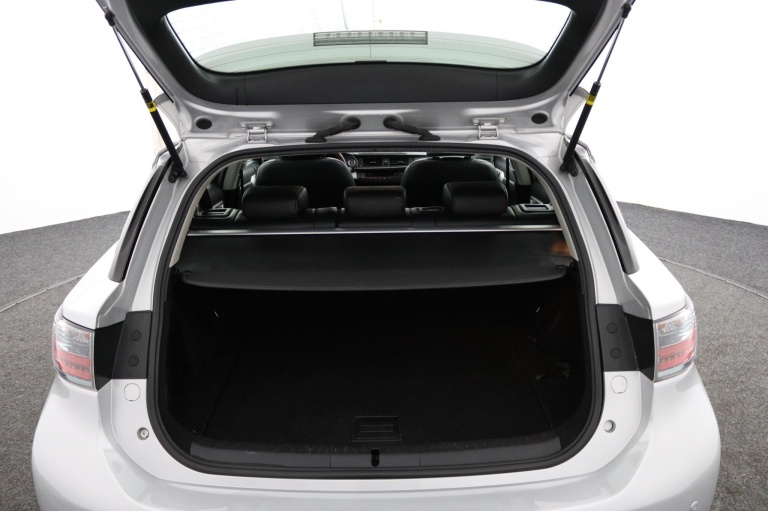 Lexus CT - 200h Luxury Line 22