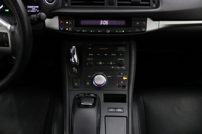 Lexus CT - 200h Luxury Line 26