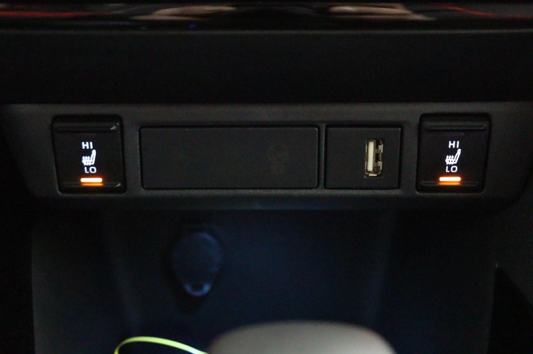 Toyota Yaris - 1.5 Hybrid Executive 56