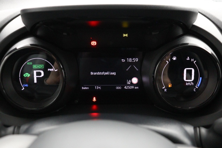 Toyota Yaris - 1.5 Hybrid Executive 6