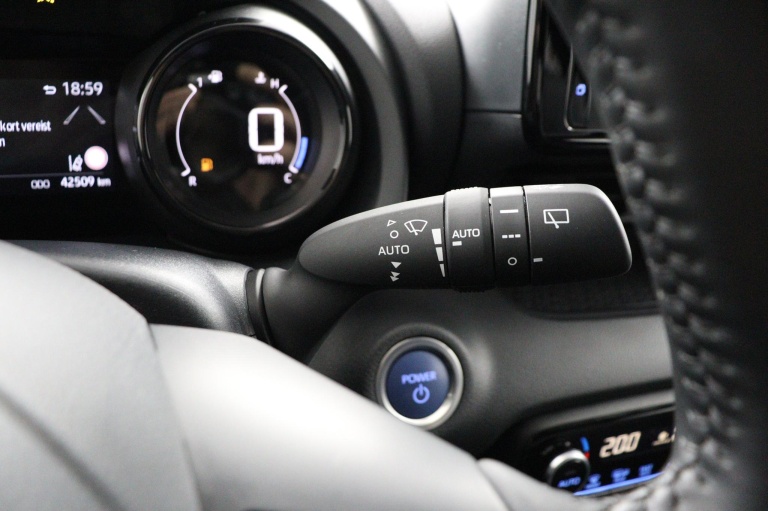 Toyota Yaris - 1.5 Hybrid Launch Edition 34