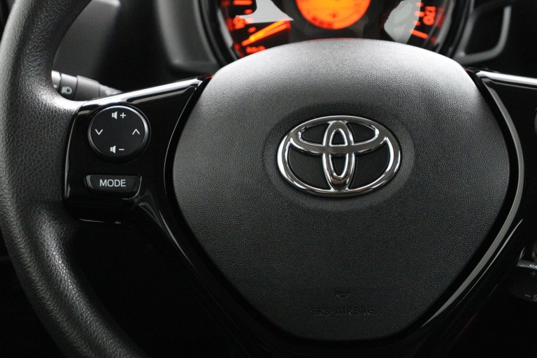 Toyota Aygo - 1.0 VVT-i x-fun 18