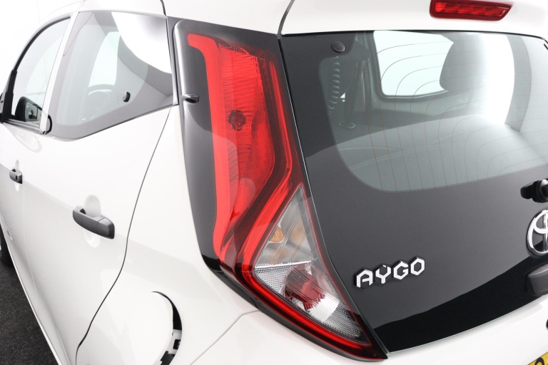 Toyota Aygo - 1.0 VVT-i x-fun 37