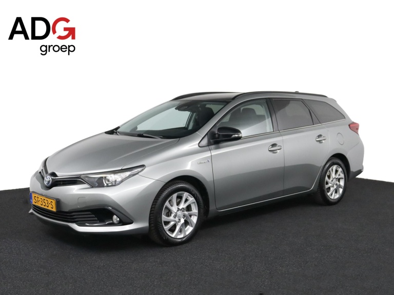 Toyota Auris Touring Sports - 1.8 Hybrid Black Edition 1