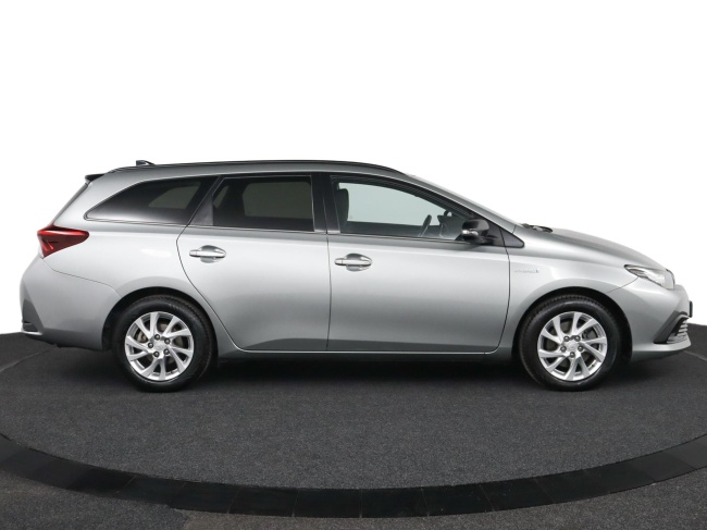 Toyota Auris Touring Sports - 1.8 Hybrid Black Edition