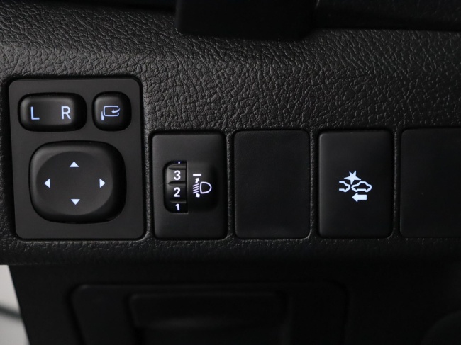 Toyota Auris Touring Sports - 1.8 Hybrid Black Edition